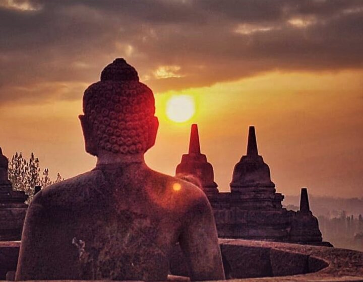 Borobudur Sunrise Tour On The Temple Structure