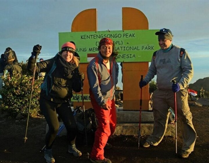 Yogyakarta Merbabu Hiking Borobudur Tour 4D3N