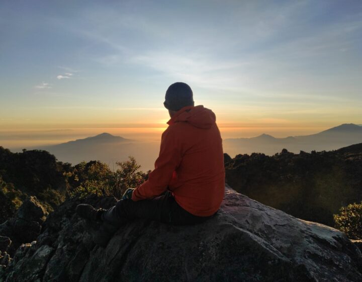 mount sumbing hiking & camping tour 2d1n