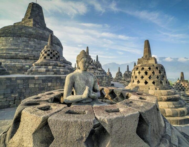 borobudur prambanan temple tour 2 days