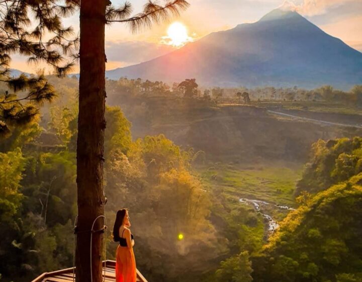 Sunrise Kedung Kayang Waterfall and Borobudur Tour