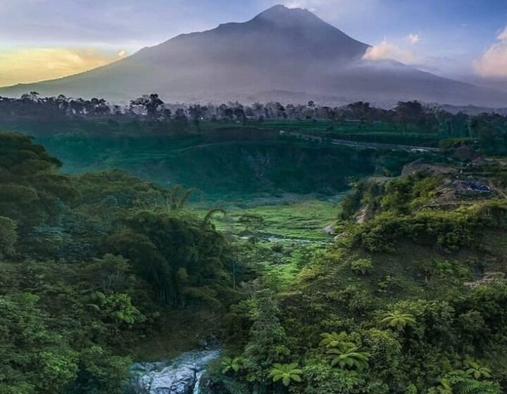 Yogyakarta Merapi Jeep Tour and Kedung Kayang Waterfall