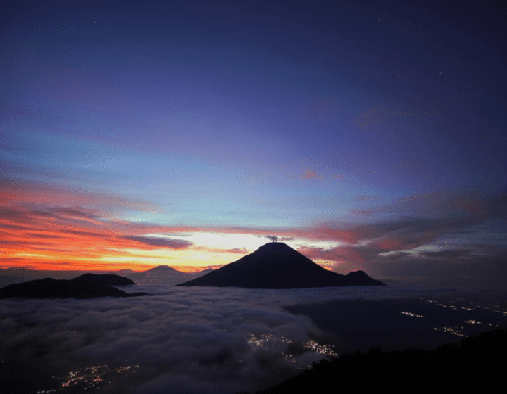 Dieng Plateau Golden Sunrise With Tea Plantation Tour