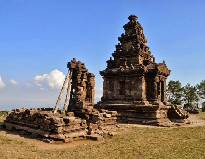 Semarang One Day Temple and Train Museum Tour