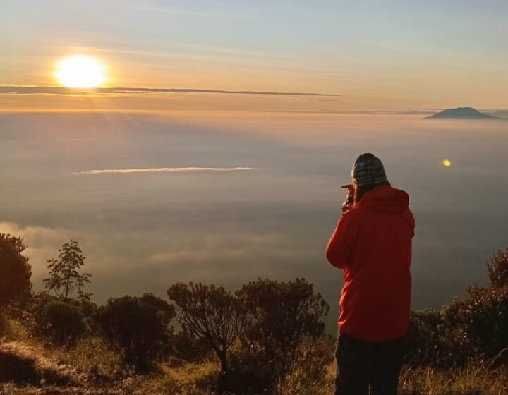 Yogyakarta Merbabu Midnight Sunrise Trekking Tour