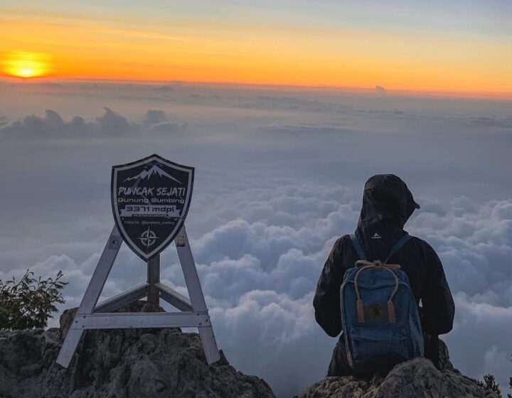 Yogyakarta Mount Sumbing Sunrise Trekking Tour