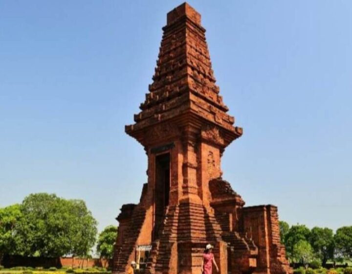 Trowulan Tour Ruin of Majapahit Kingdom